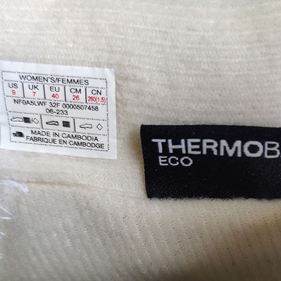 The North Face thermoball Insulated Pogressive Women's Zip Up Snow Boot 9. - Picture 10 of 16